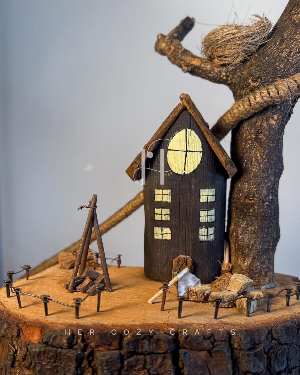 Z Curve Lamp — Angled branch with lantern and neat fence yard