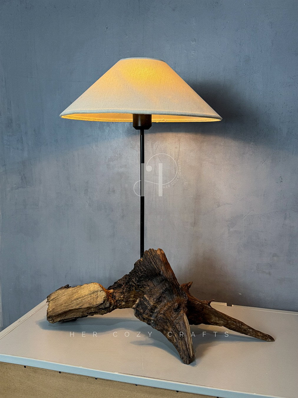 Driftwood Base Lamp – Sculptural Branch Wood with Off-White Fabric Shade