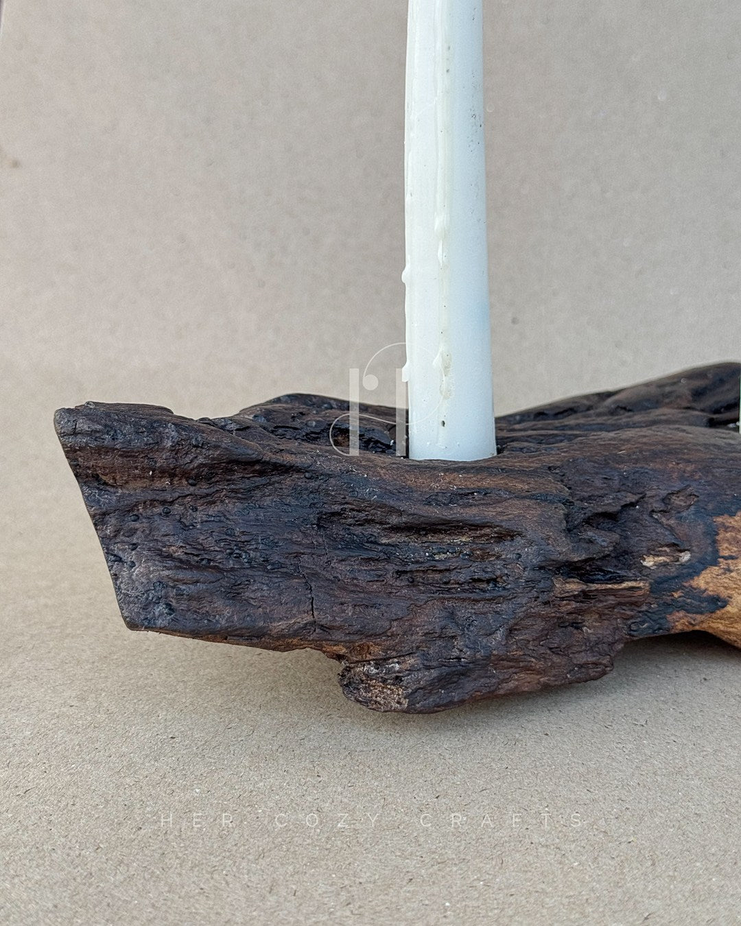 Driftwood Haven – Natural Wood Candle Holder with Miniature Cottage