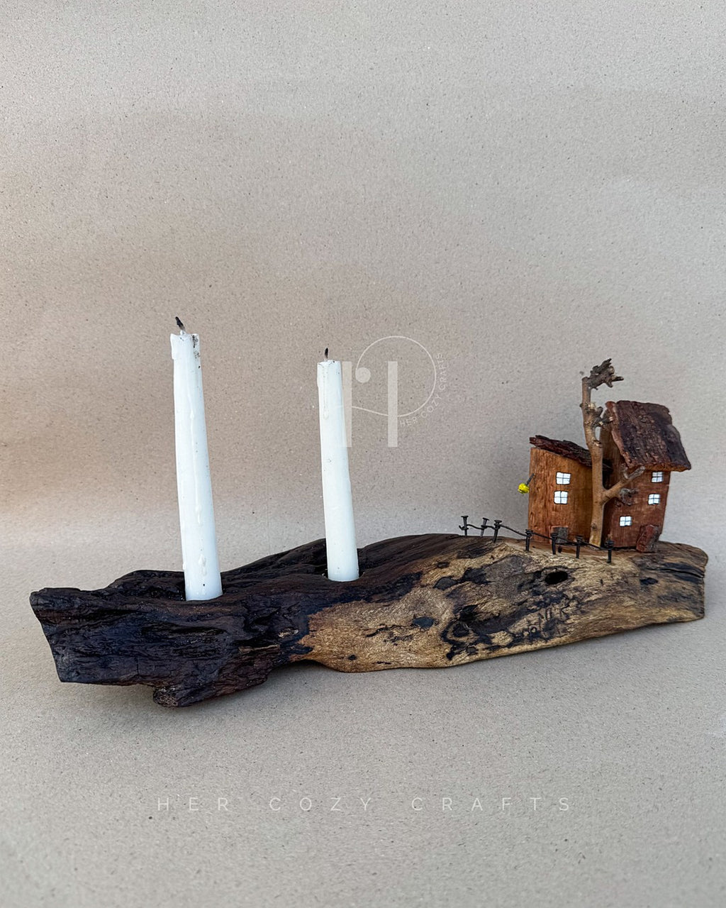 Driftwood Haven – Natural Wood Candle Holder with Miniature Cottage