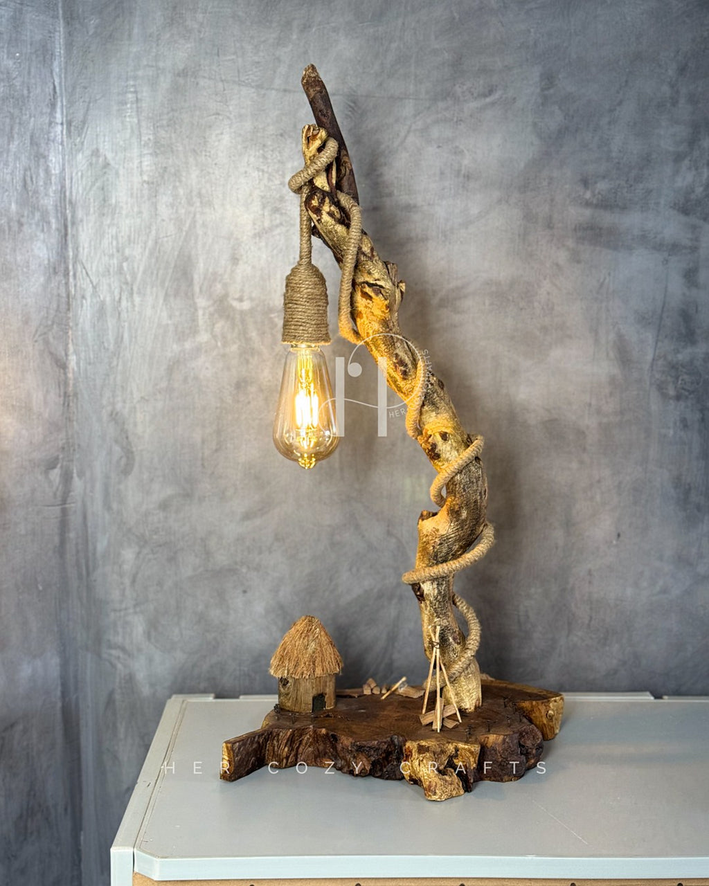 Hut Corner Lamp