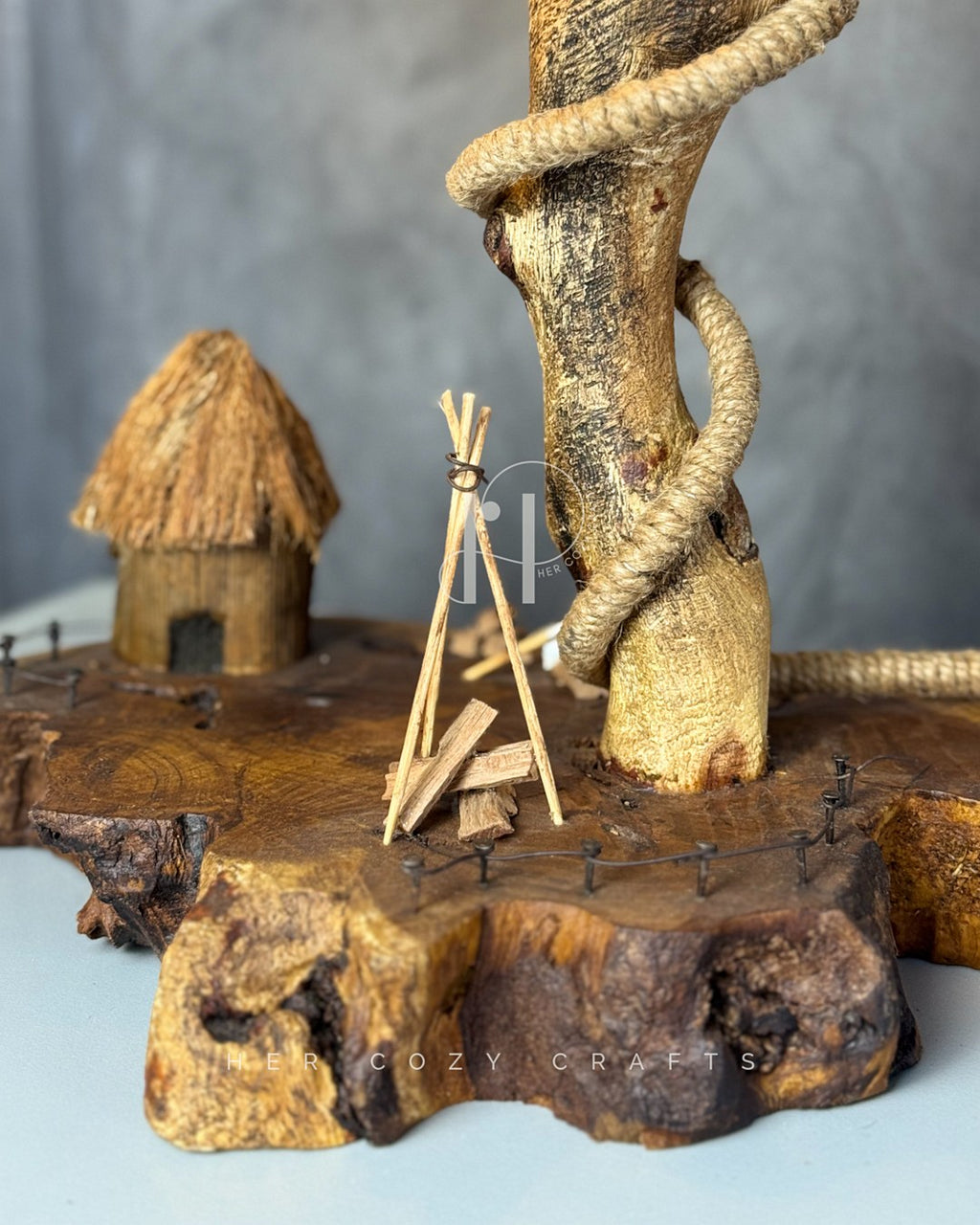 Hut Corner Lamp