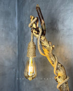 Hut Corner Lamp